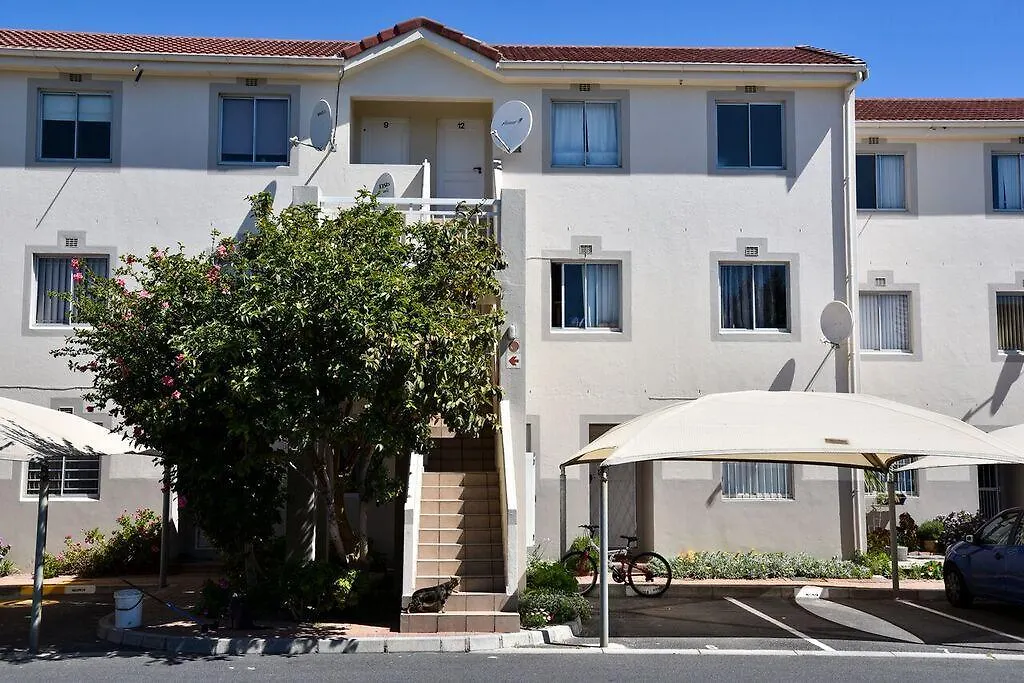 Sea And Mountain View Apartment Gordons Bay